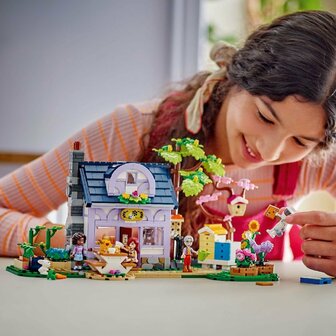 Lego Friends 42669 Imkershuis en Bloementuin