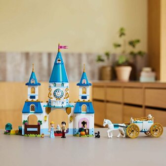 Lego Disney Princess 43275 Assepoesters Kasteel en Paardenkoets