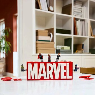 Lego Super Heroes 76313 Marvel Logo en Minifiguren