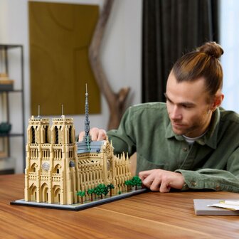 Lego 21061 Architecture Notre Dame Parijs