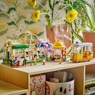 Lego Friends 42671 Plantencaf&eacute; en Bloemenwinkel