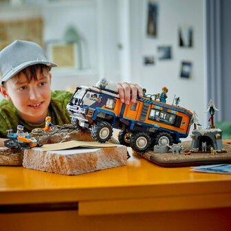 Lego City 60471 Exploration Laboratoriumtruck op de Noordpool