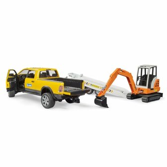 Bruder 02546 Ram 2500 Power Wagen Rental Service met Aanhangwagen + Minibagger