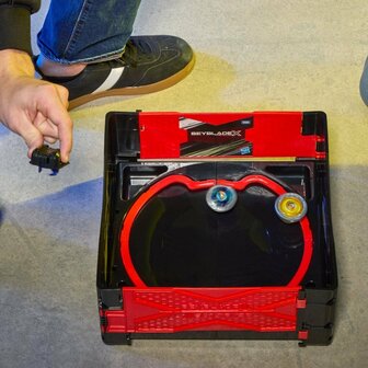 Hasbro Beyblade BX Beystadium Clash and Carry Beystadium
