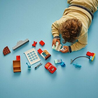 Lego Duplo 10456 Disney McQueens Bezoek Aan Docs Garage