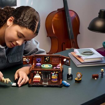 Lego Wednesday 76785 Appartement van Thing