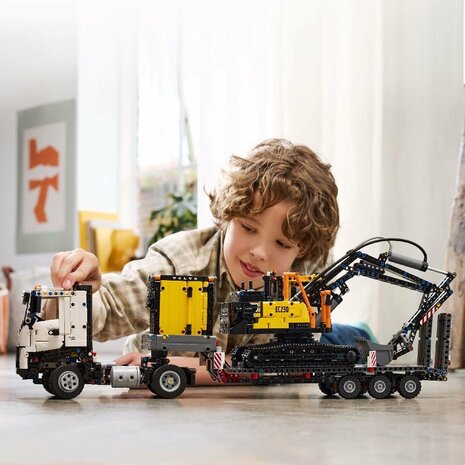 Lego Technic 42175 Volvo FMX Truck & EC230 Electrische Graafmachine