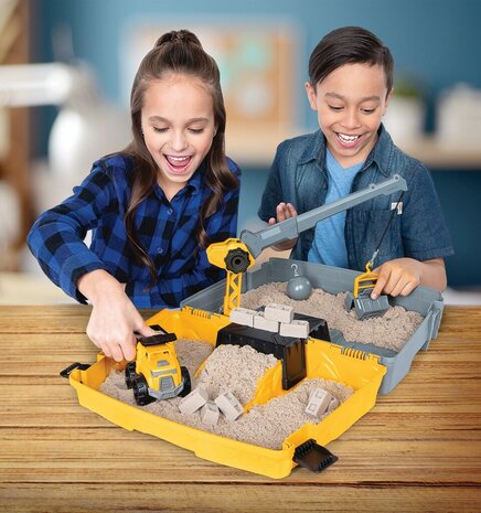 Kinetic Sand Construction Folding Sandbox 907 gr