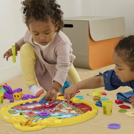 Play-Doh Fold and Go Playmat