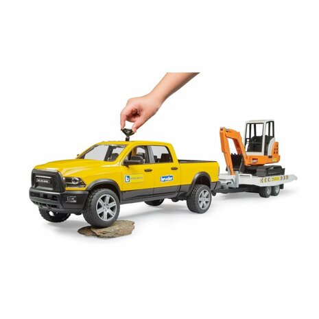 Bruder 02546 Ram 2500 Power Wagen Rental Service met Aanhangwagen + Minibagger