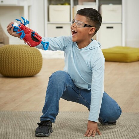 Nerf Spiderman Mech Strike Blaster + 3 Darts