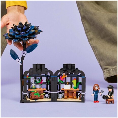 Lego Wednesday 76784 Zwarte Dahlia